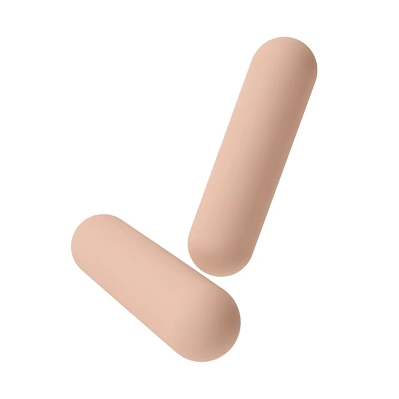 不同颜色的各种瑜伽哑铃