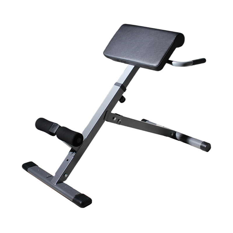 耐用的白色罗马椅,带直扶手,适合核心训练